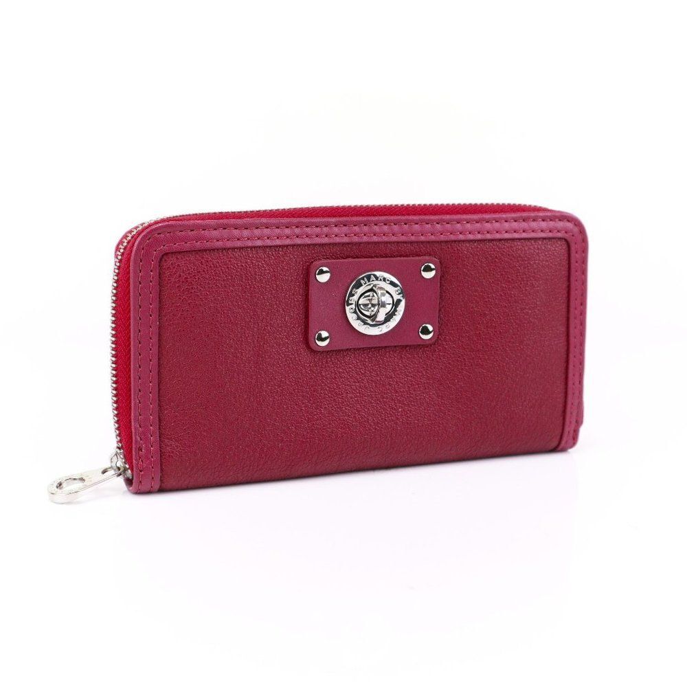NWT Marc by Marc Jacobs Totally Turnlock Wallet in Dark Magenta